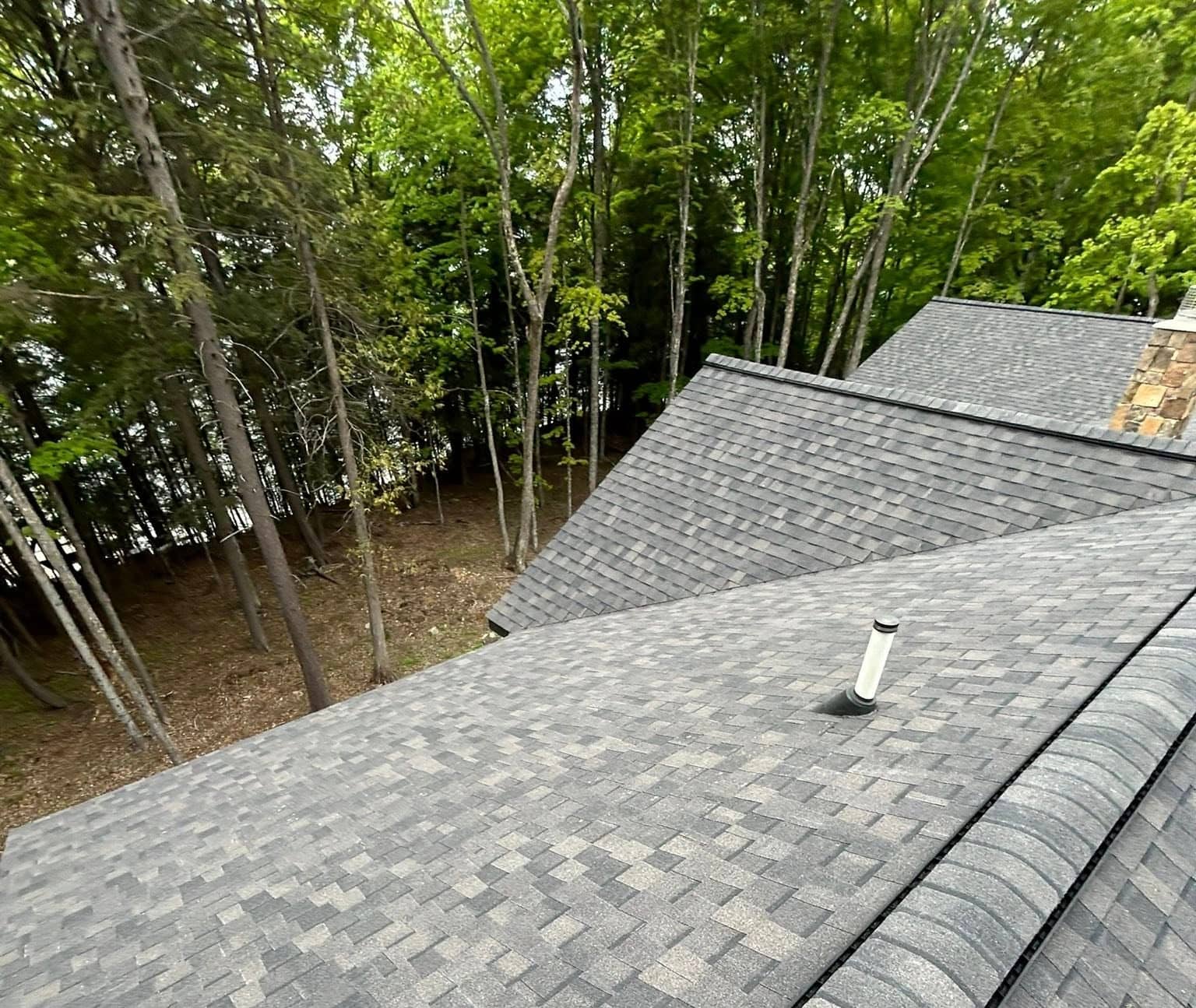 new roof with asphalt shingles