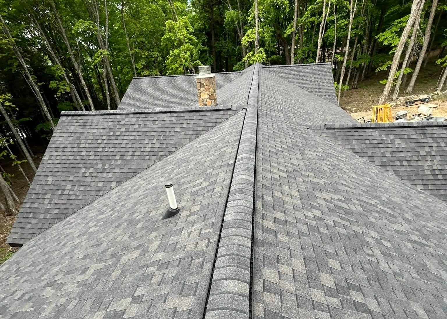 asphalt shingles roof installation
